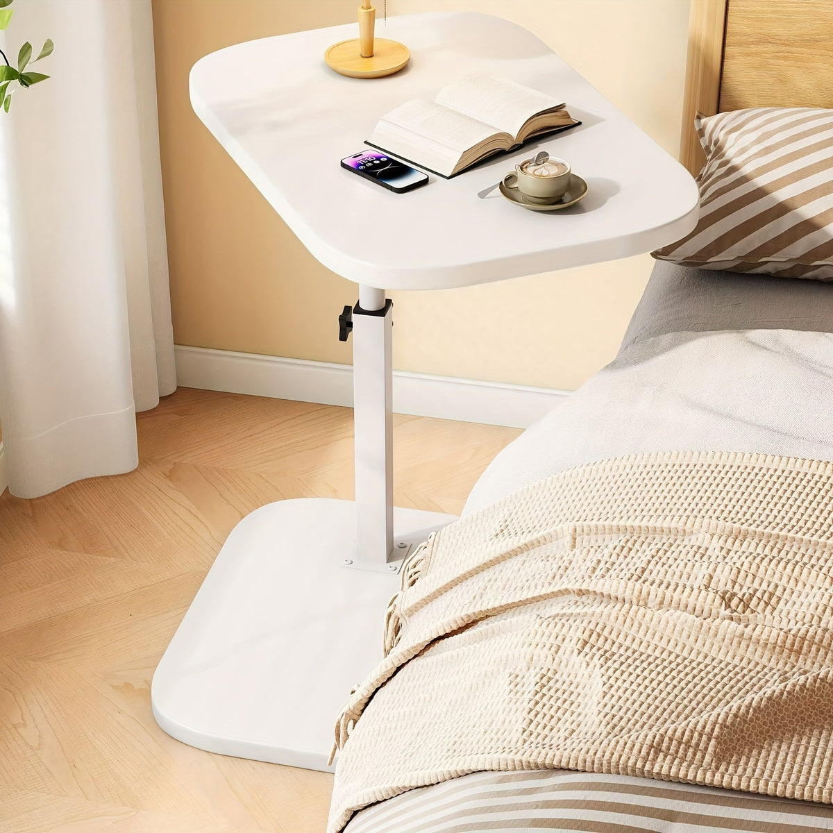 Mesa lateral ajustable – Perfecta para el sofá o la cama