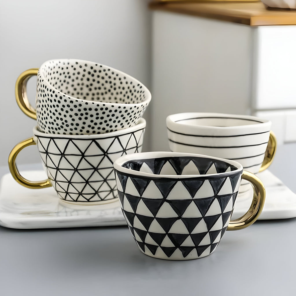 Taza de cerámica con diseño geométrico – Elegante y moderna | Ideal para café o té