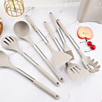 Juego de Utensilios de Cocina de Silicona de 12 Piezas Resistente al Calor con Mango de Acero Inoxidable y Soporte