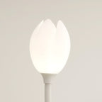Lámpara de Pie Manta Blomster Moderna | 56,3" | Diseño de Metal y Moldeo por Rotación | Brick by Brick