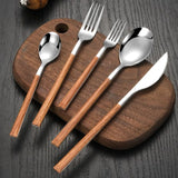 Conjunto de Cubiertos WaldenGrace Lyx con Mango de Madera