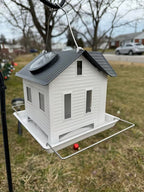 Comedero para pájaros solar con casa de metal colgante