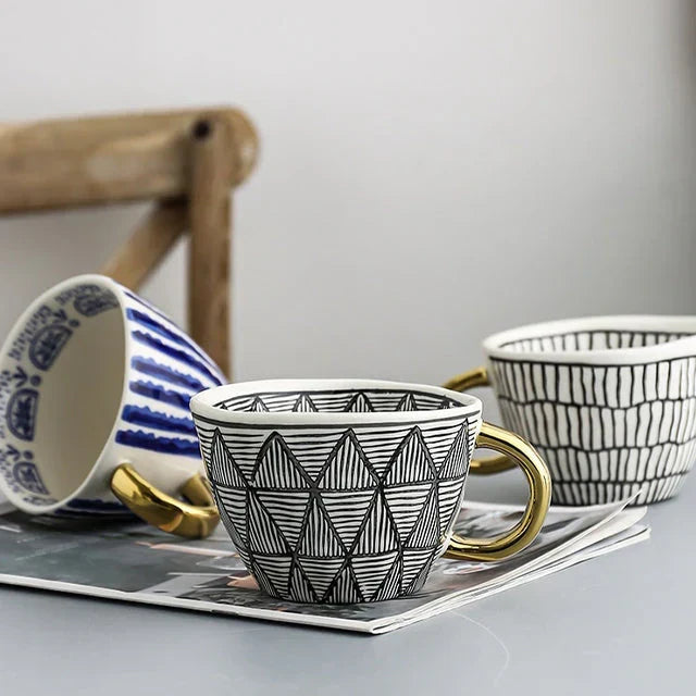 Taza de cerámica con diseño geométrico – Elegante y moderna | Ideal para café o té