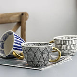 Taza de cerámica con diseño geométrico – Elegante y moderna | Ideal para café o té