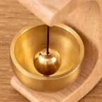 Órgano de Viento Magnético de Madera con Elemento de Cuenco Sonoro Colgante Diseño Escandinavo
