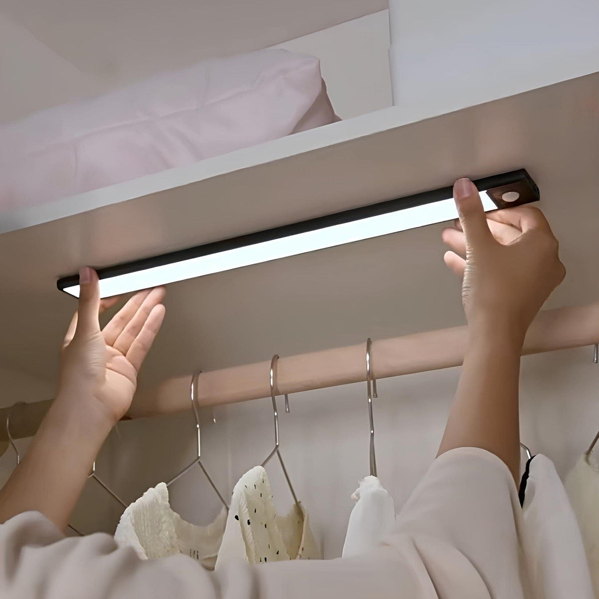 Sensor de movimiento LED recargable para iluminación de armarios - Iluminación bajo armario con sensor de movimiento
